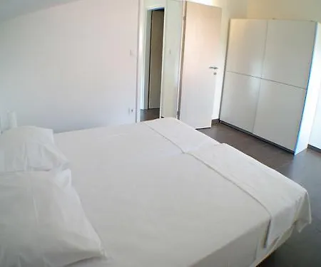 Apartman Slanica 4+2 Id 590 *